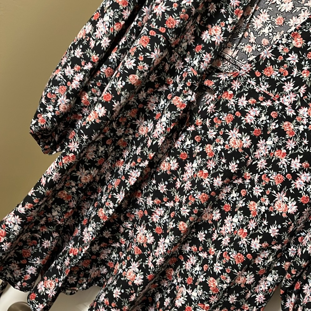 SHEIN Black Floral Wrap Dress - Picture 10 of 12